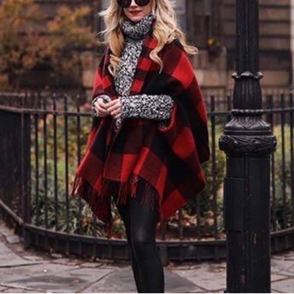 ‼️1 LEFT‼️ Just in red and black plaid poncho - Picture 3 of 7